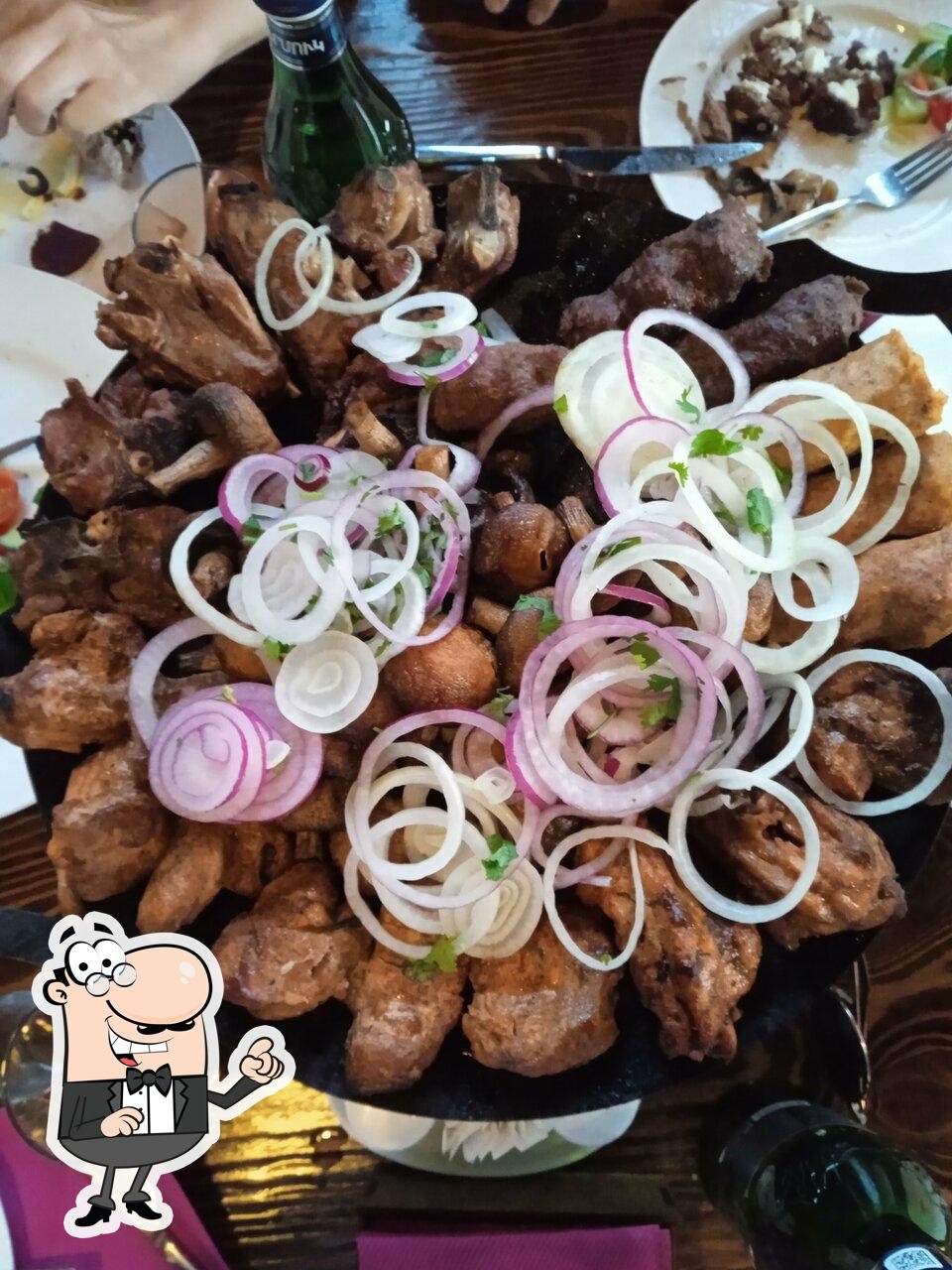 Посмотрите на внутренний интерьер "Шашлычная № 7".