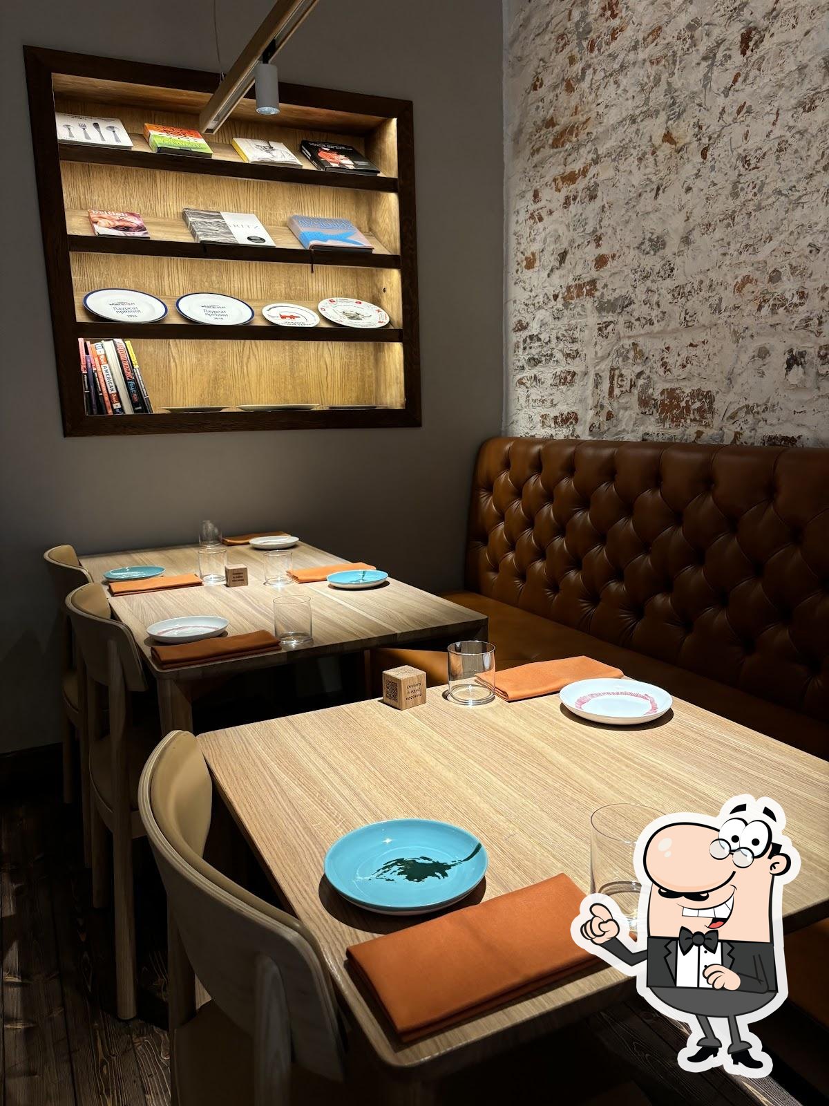 Посмотрите на внутренний интерьер "Duo Gastrobar".