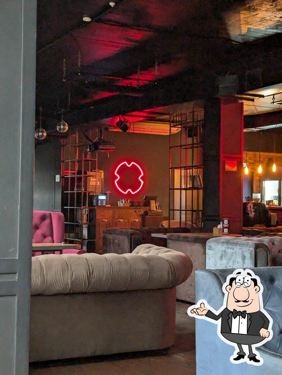 Посмотрите на внутренний интерьер "HookahPlace".
