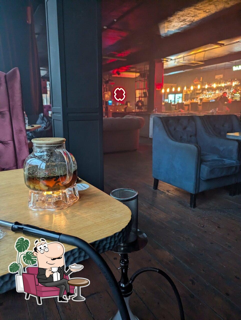 Забронируйте столик в "HookahPlace".