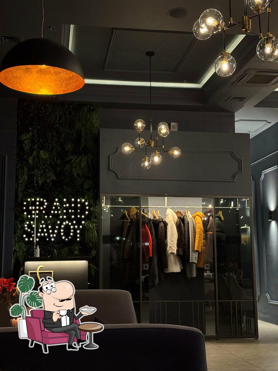 Забронируйте столик в "Grand Savoy Restaurant".