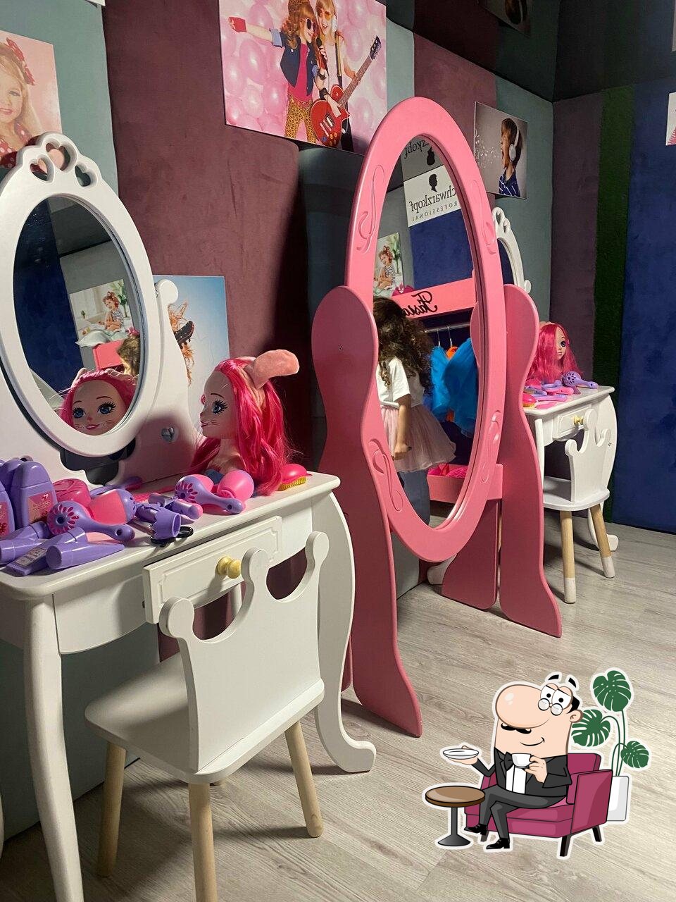 Посмотрите на внутренний интерьер "Kids Castle".