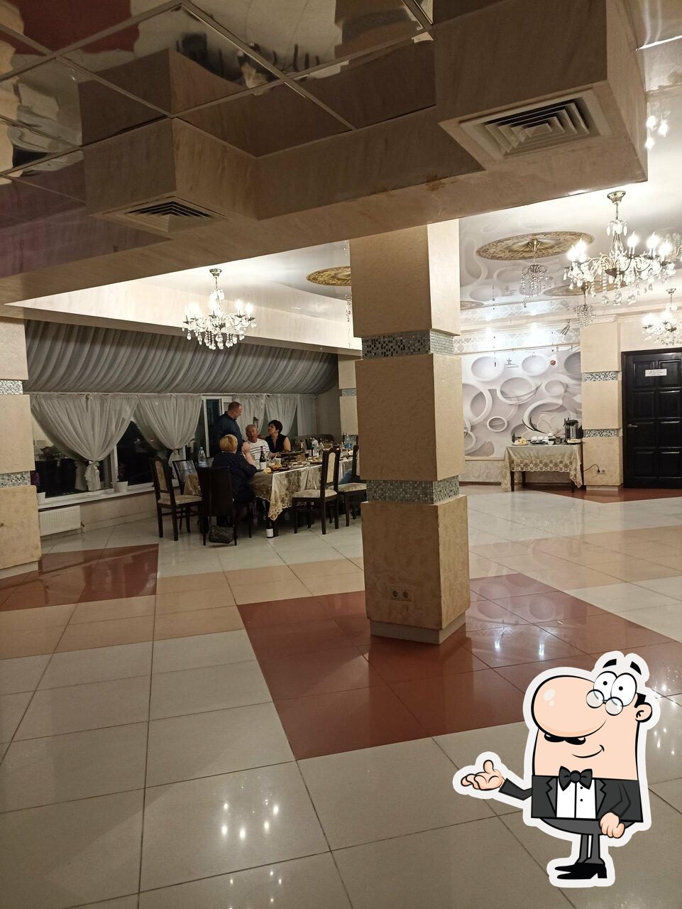 Посмотрите на внутренний интерьер "Бай Казан".