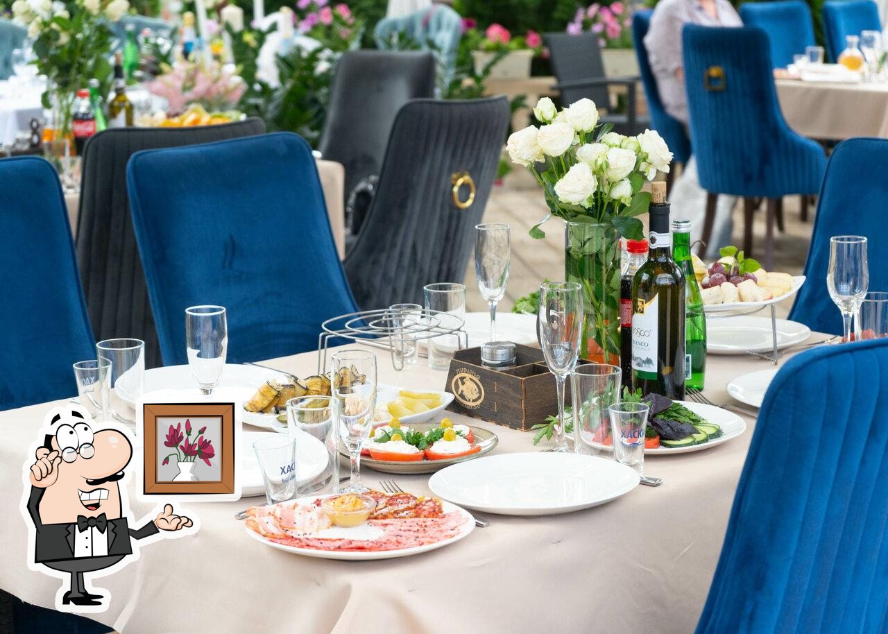 Посмотрите на внутренний интерьер "Пиранья".