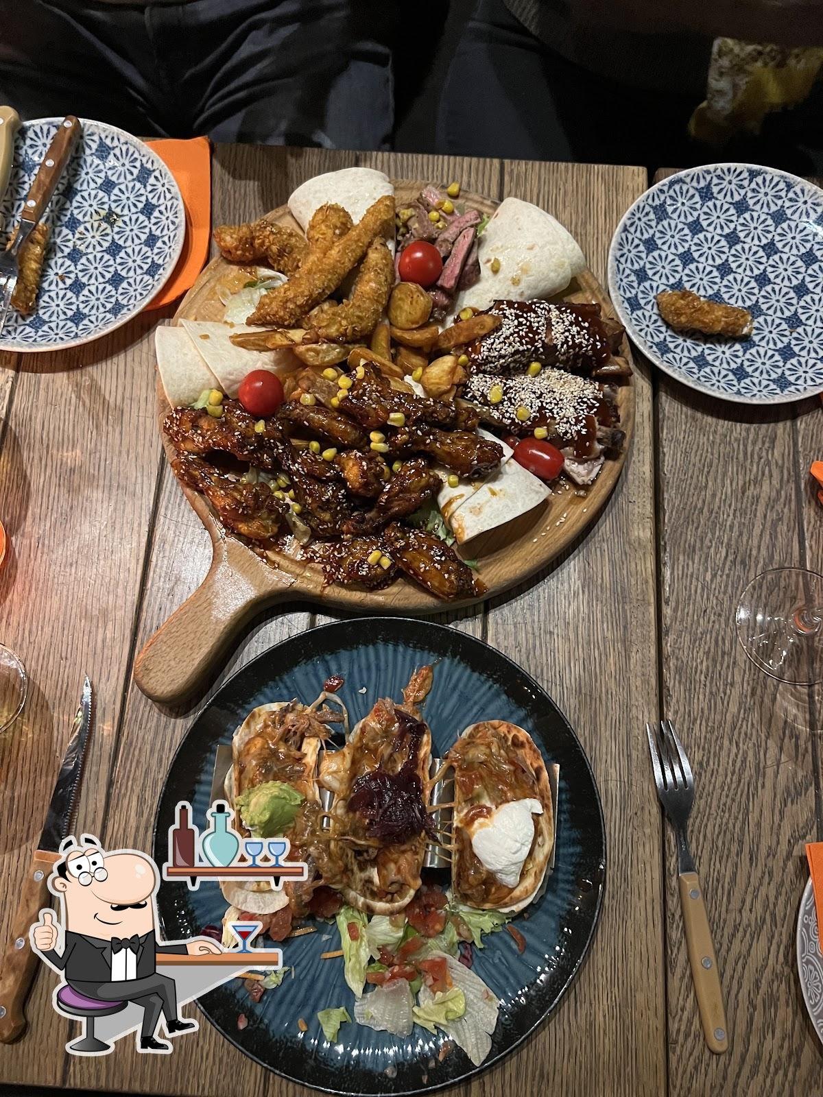 Забронируйте столик в "Restoran Nachos".