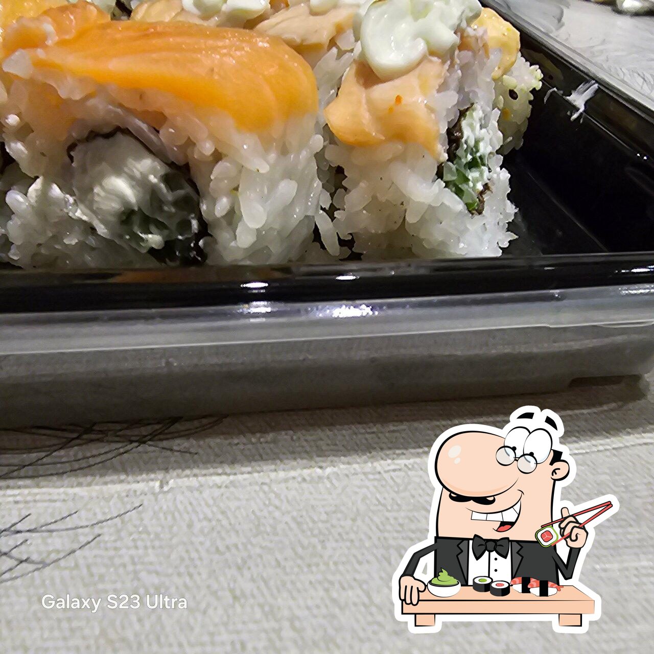 В "Sushibox" попробуйте суши и роллы.