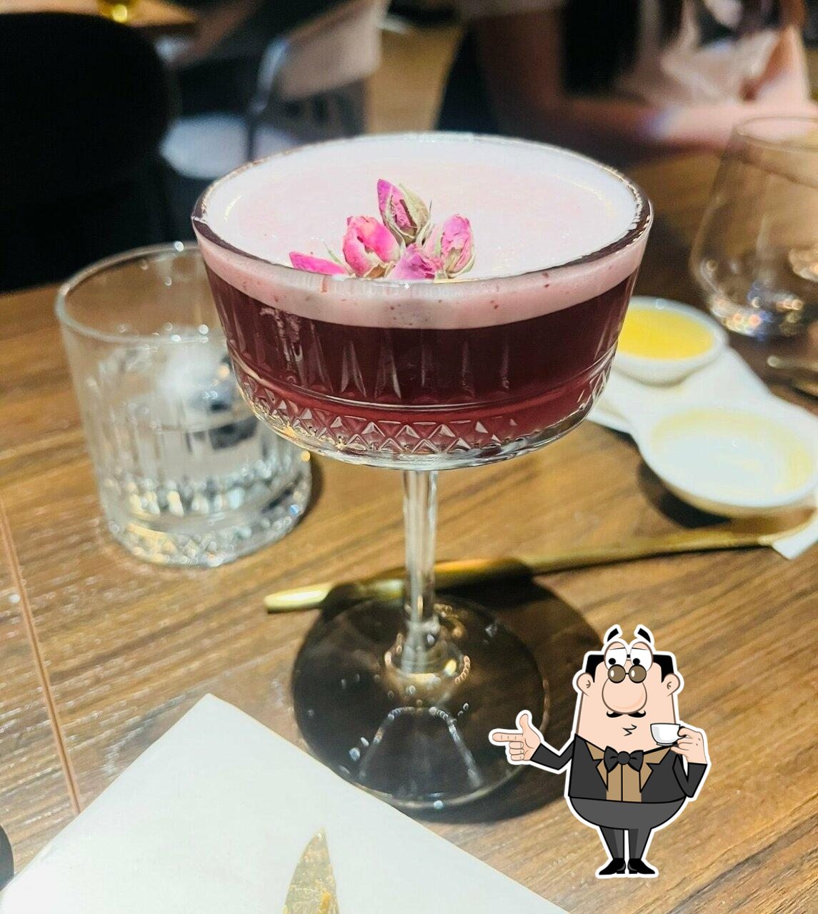 Закажите разнообразные напитки, представленные в "Marlin".