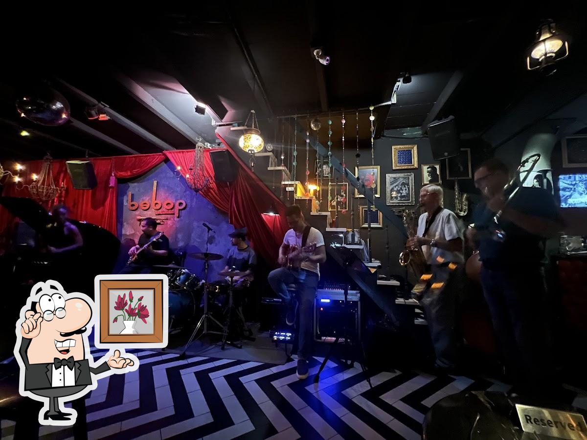 Интерьер "Bebop Live Music Bar".