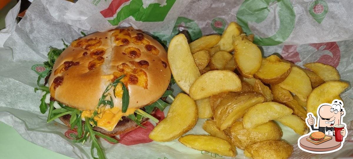 Побалуйте себя гамбургером в "Вкусно — и точка".