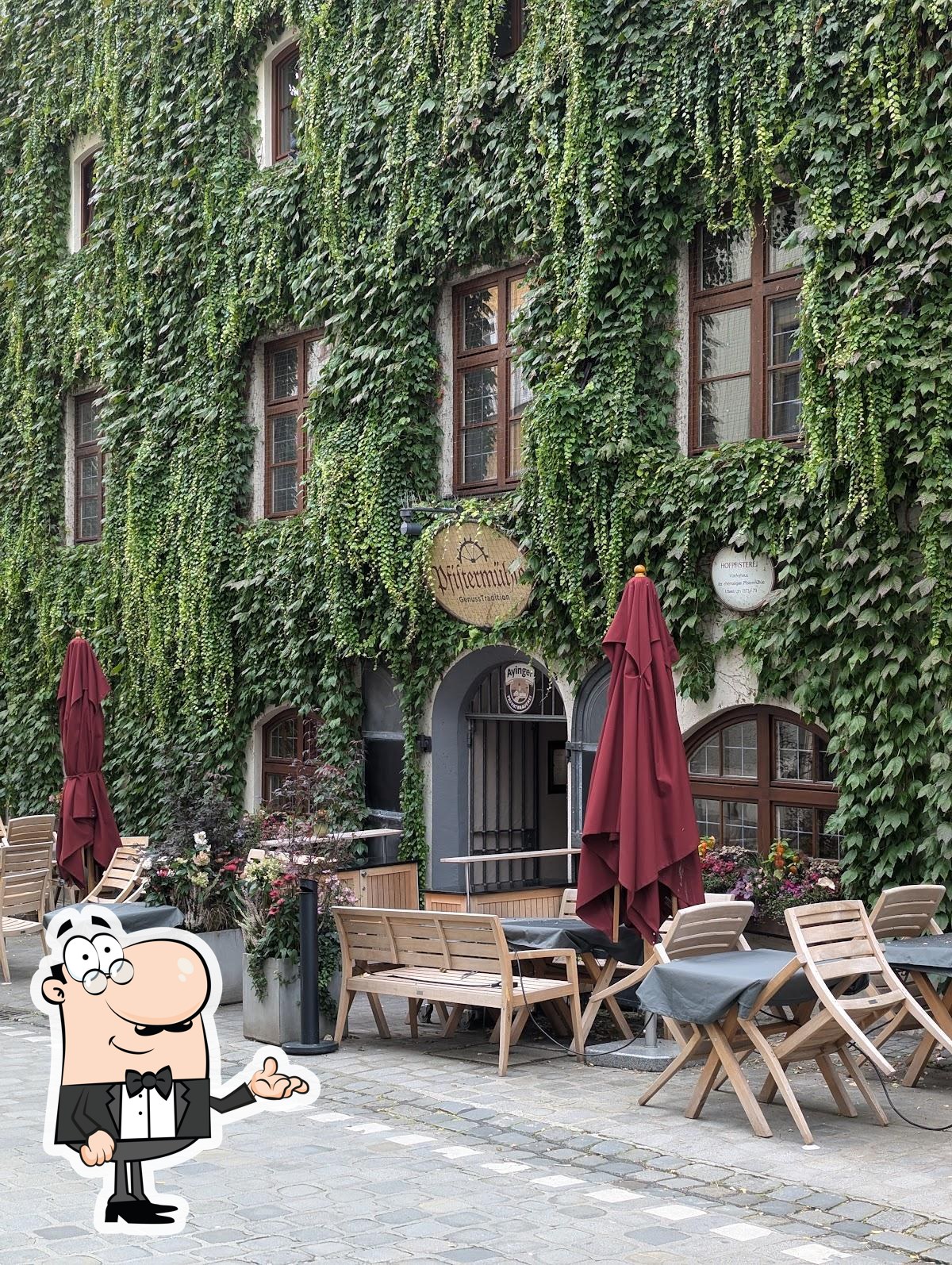 Посмотрите на внутренний интерьер "Restaurant Pfistermühle".