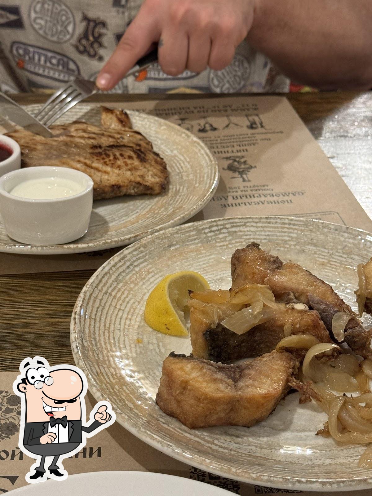 Посмотрите на внутренний интерьер "Изба".