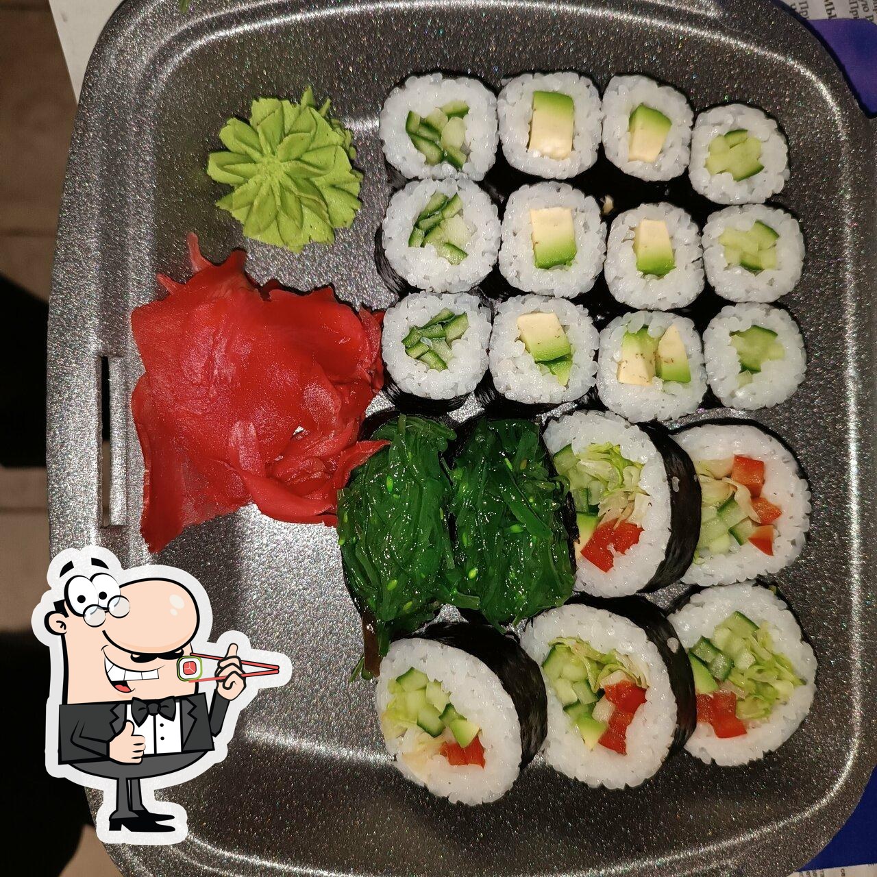 В "Суши Wok" подают суши и роллы.