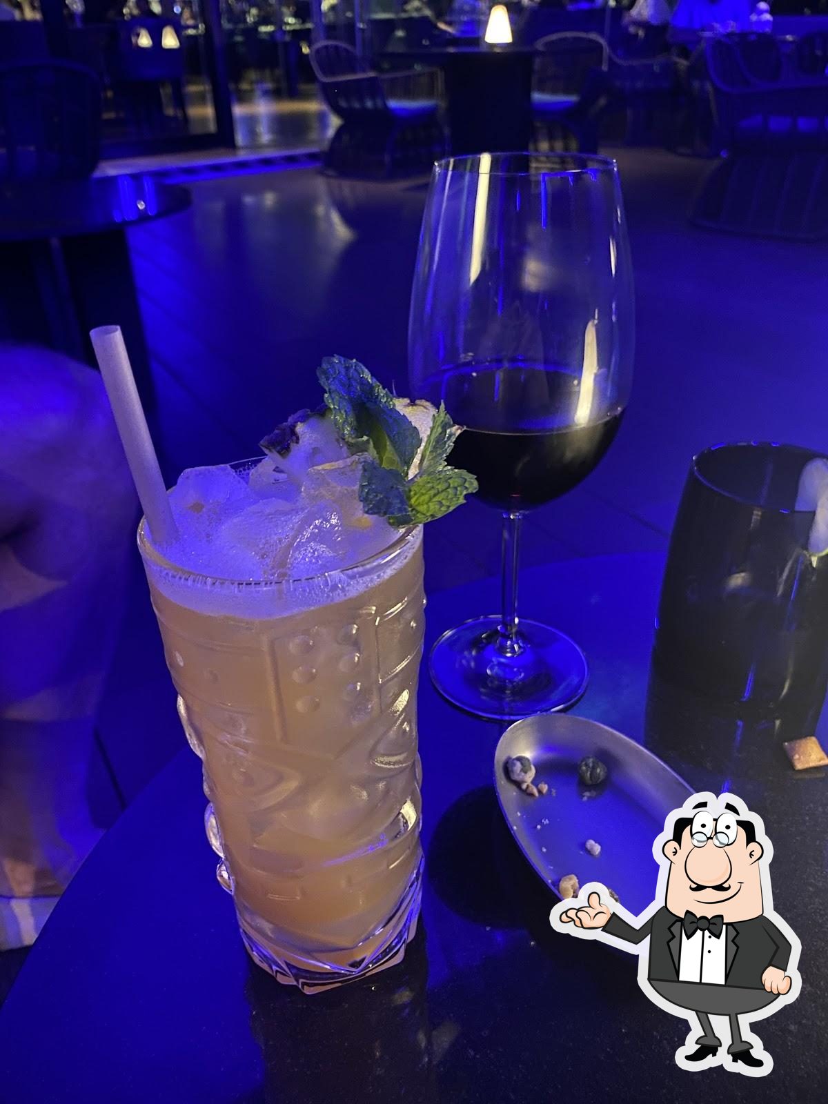 Забронируйте столик в "Horizon Rooftop Restaurant and Bar".