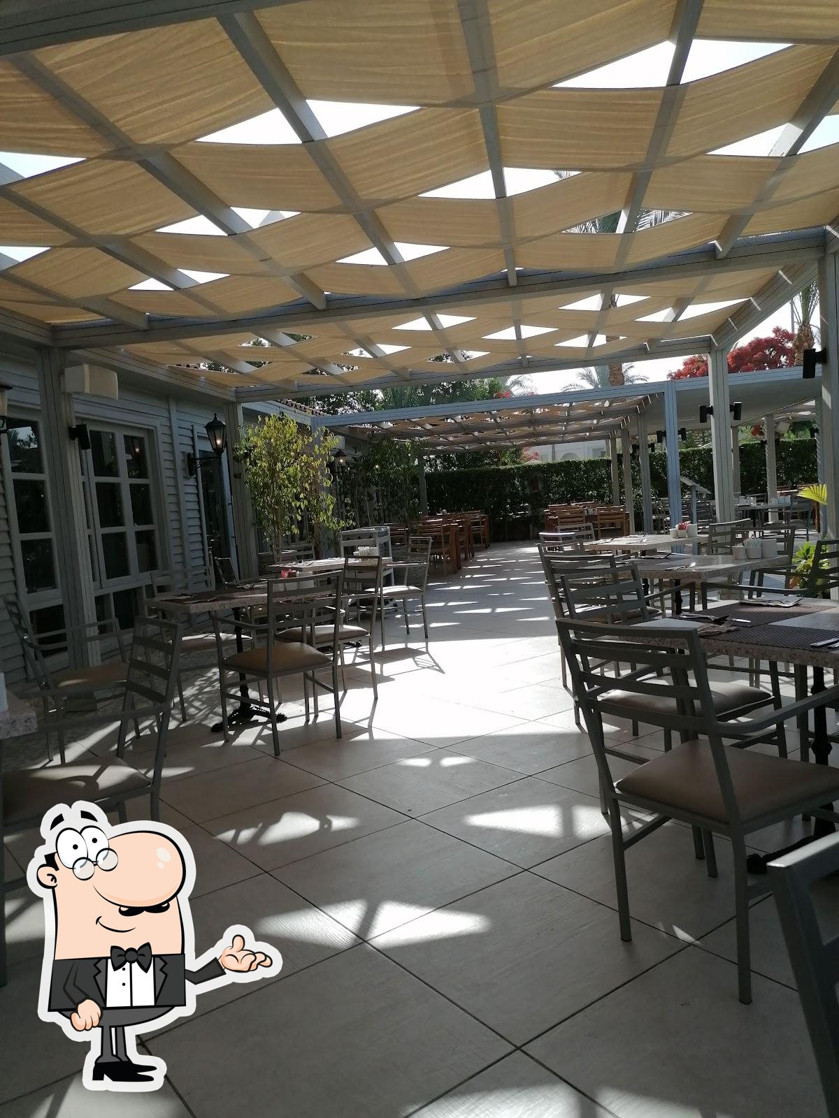 Забронируйте столик в "La Gazela Restaurant".