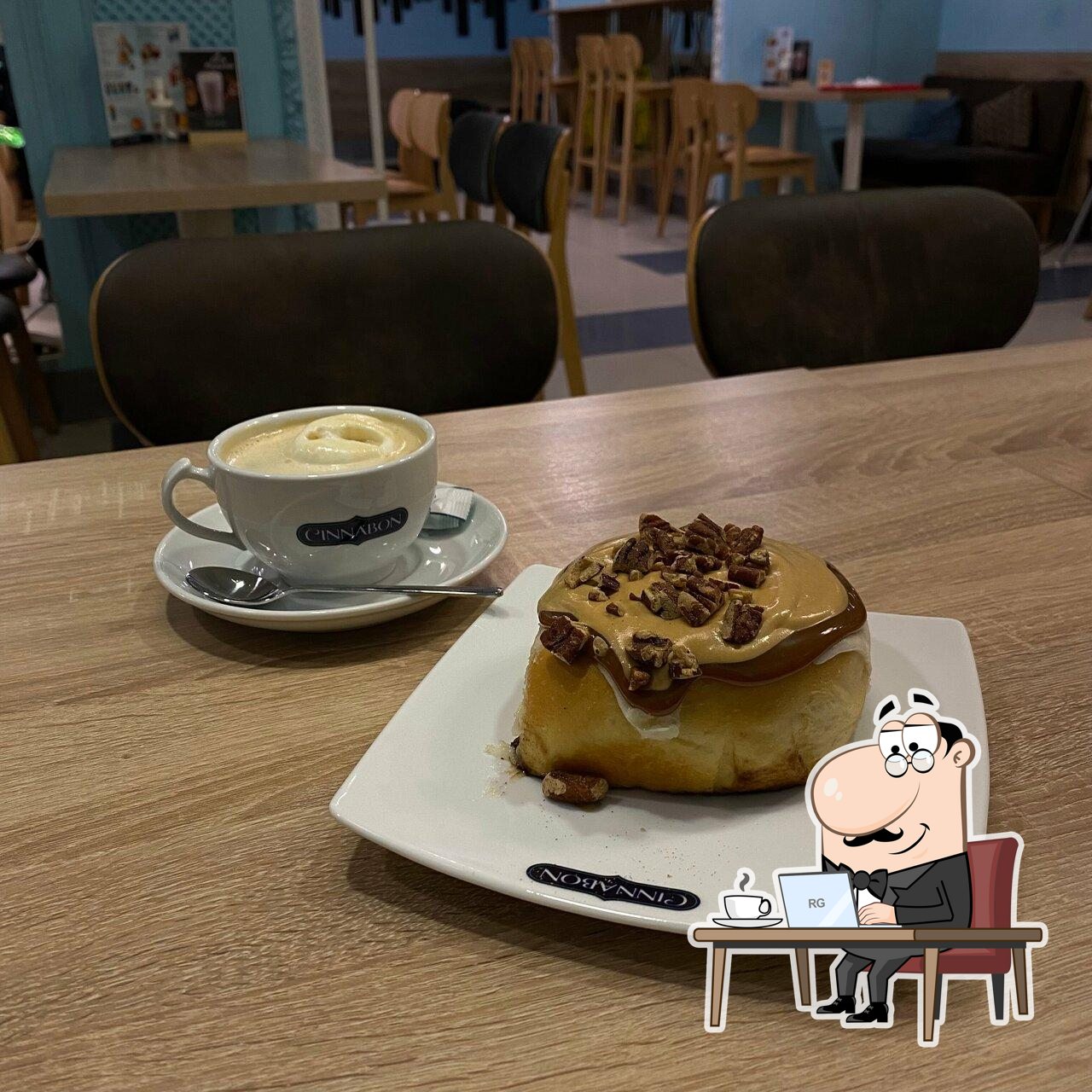 Посмотрите на внутренний интерьер "Cinnabon".
