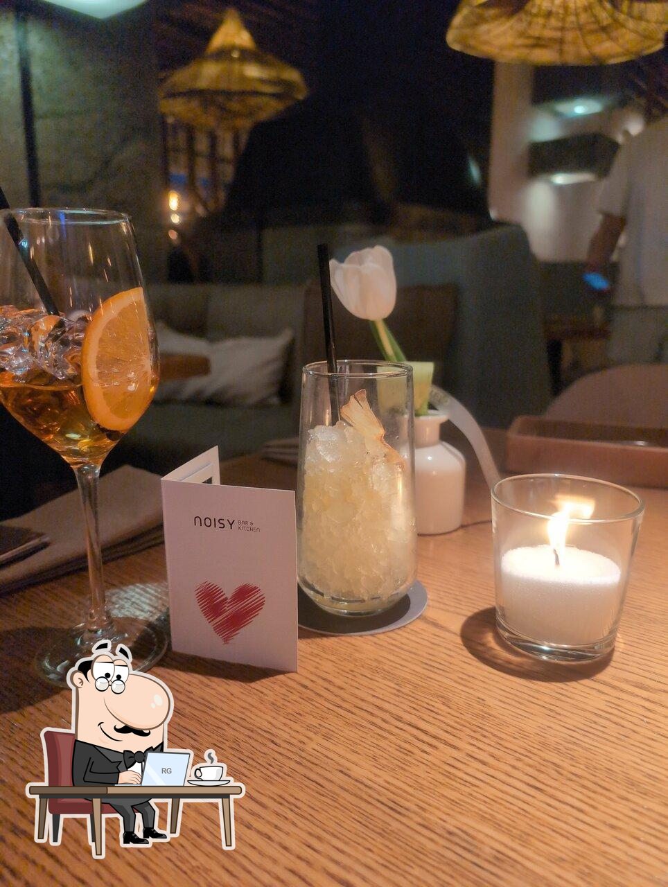 Забронируйте столик в "Noisy Bar&Kitchen".