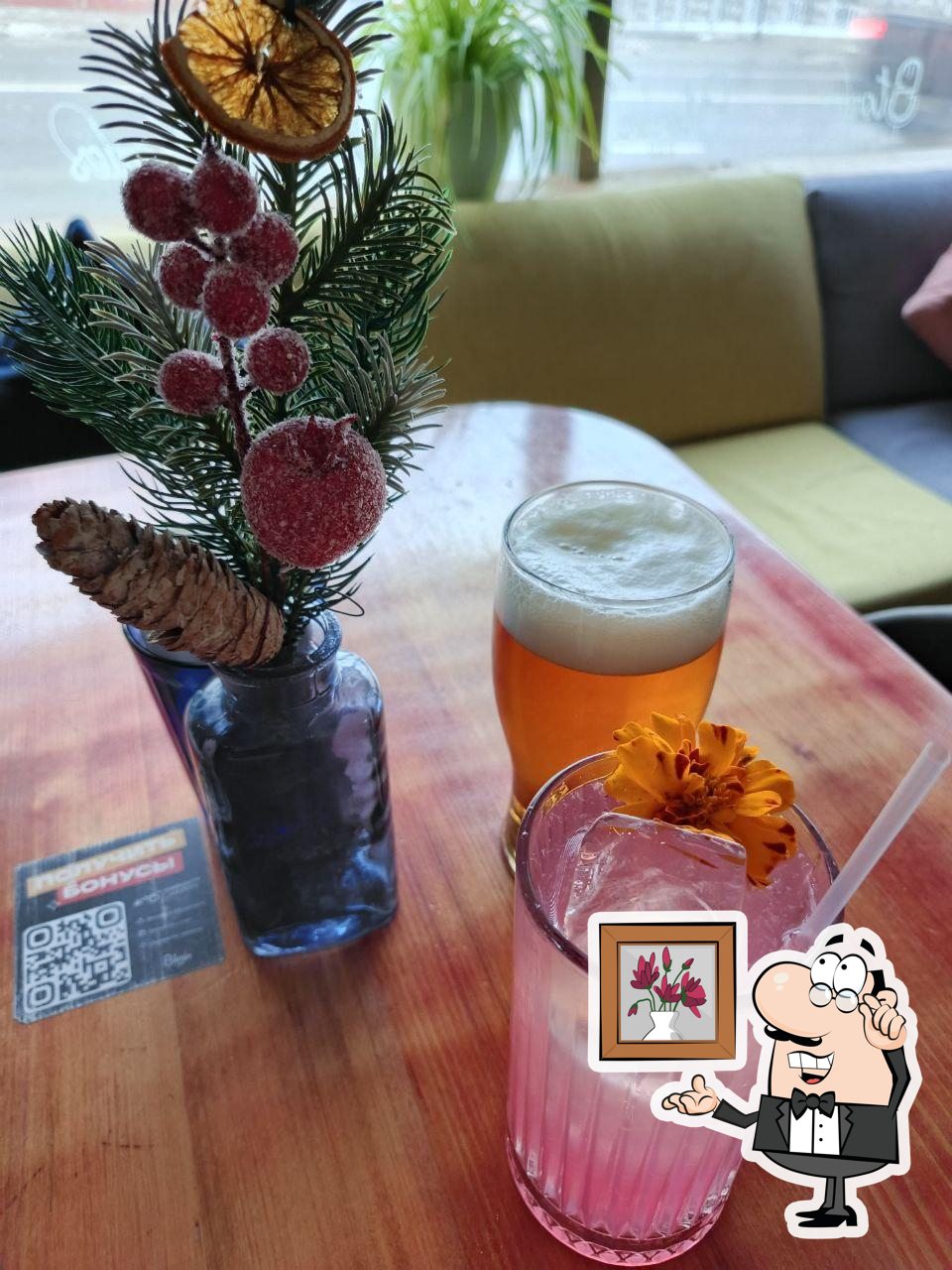 Забронируйте столик в "Stories Bar".