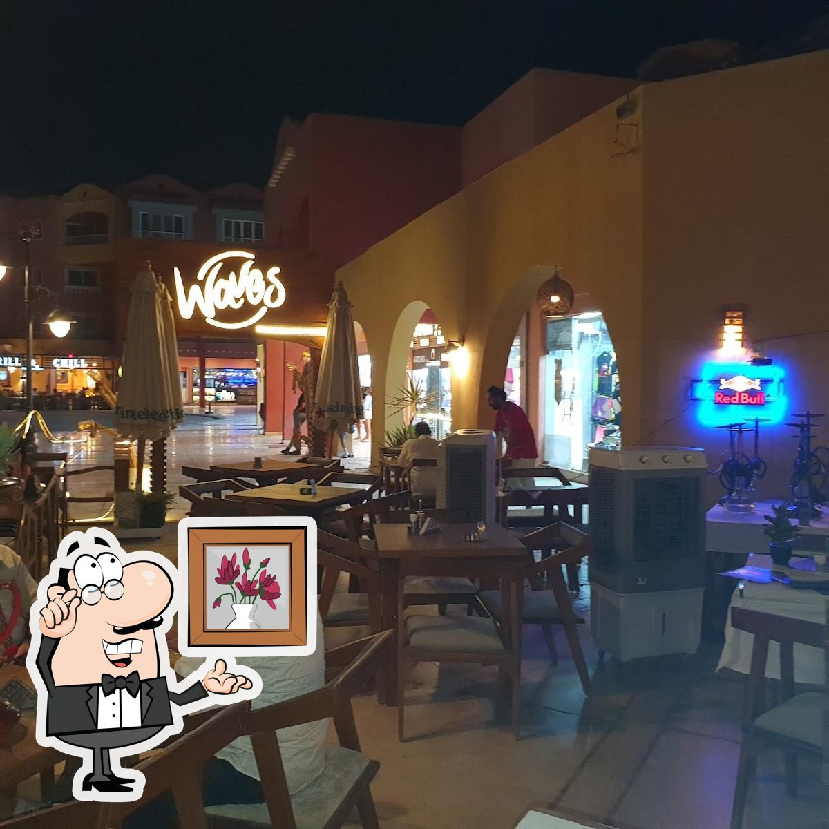 Интерьер "Waves Restaurant & Lounge Bar".