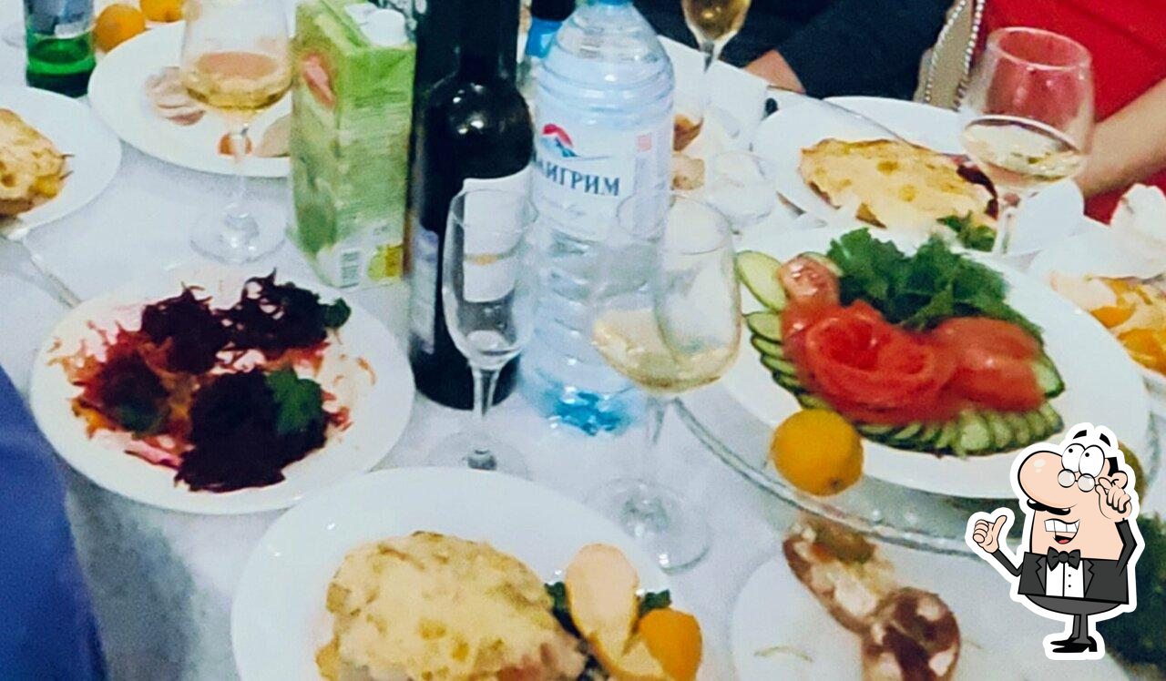 Забронируйте столик в "Дом вкуса Есенин".
