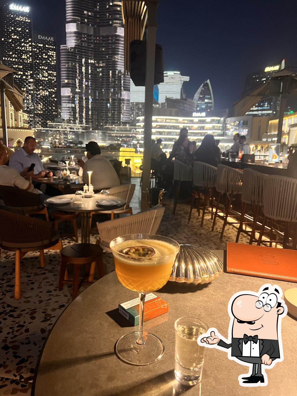 Посмотрите на внутренний интерьер "Urla Restaurant & Lounge".