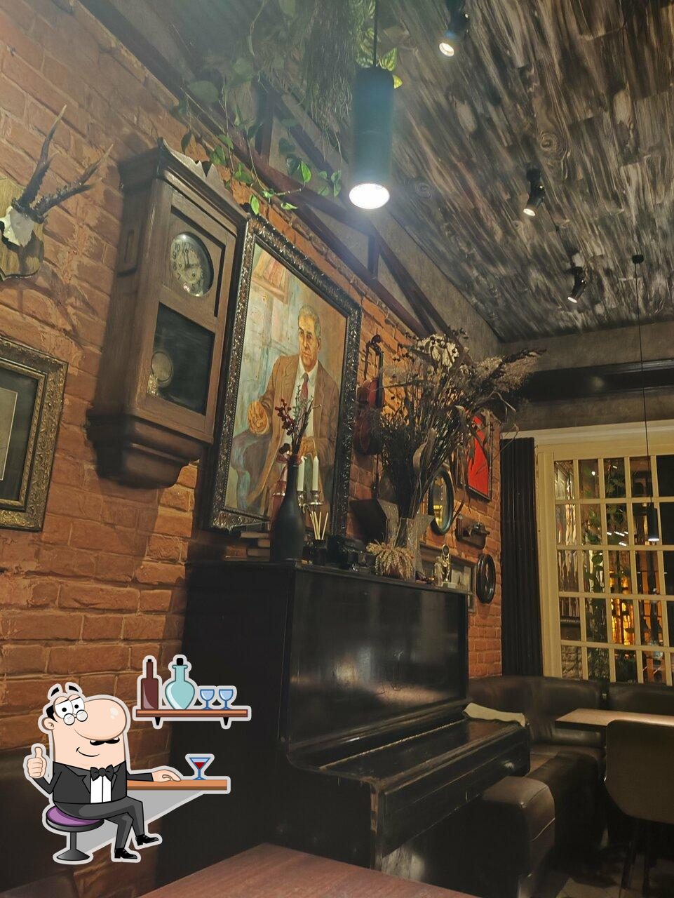 Забронируйте столик в "The Pub 102".