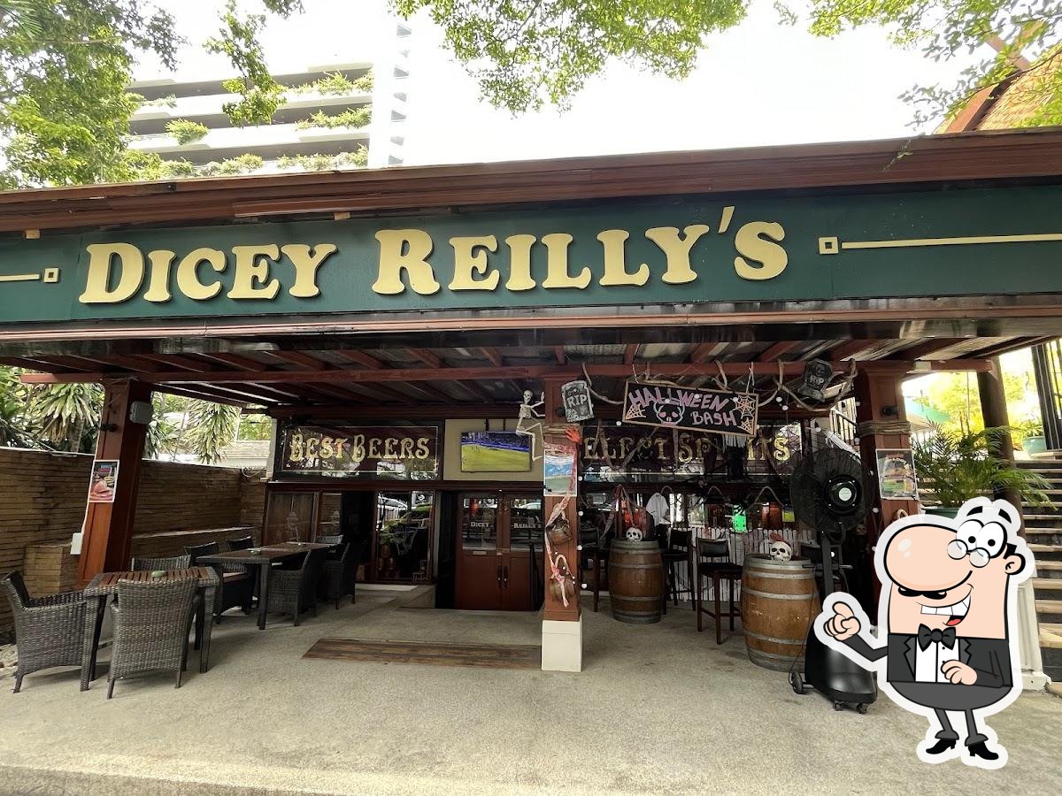 Интерьер "Dicey Reilly’s Irish Pub".