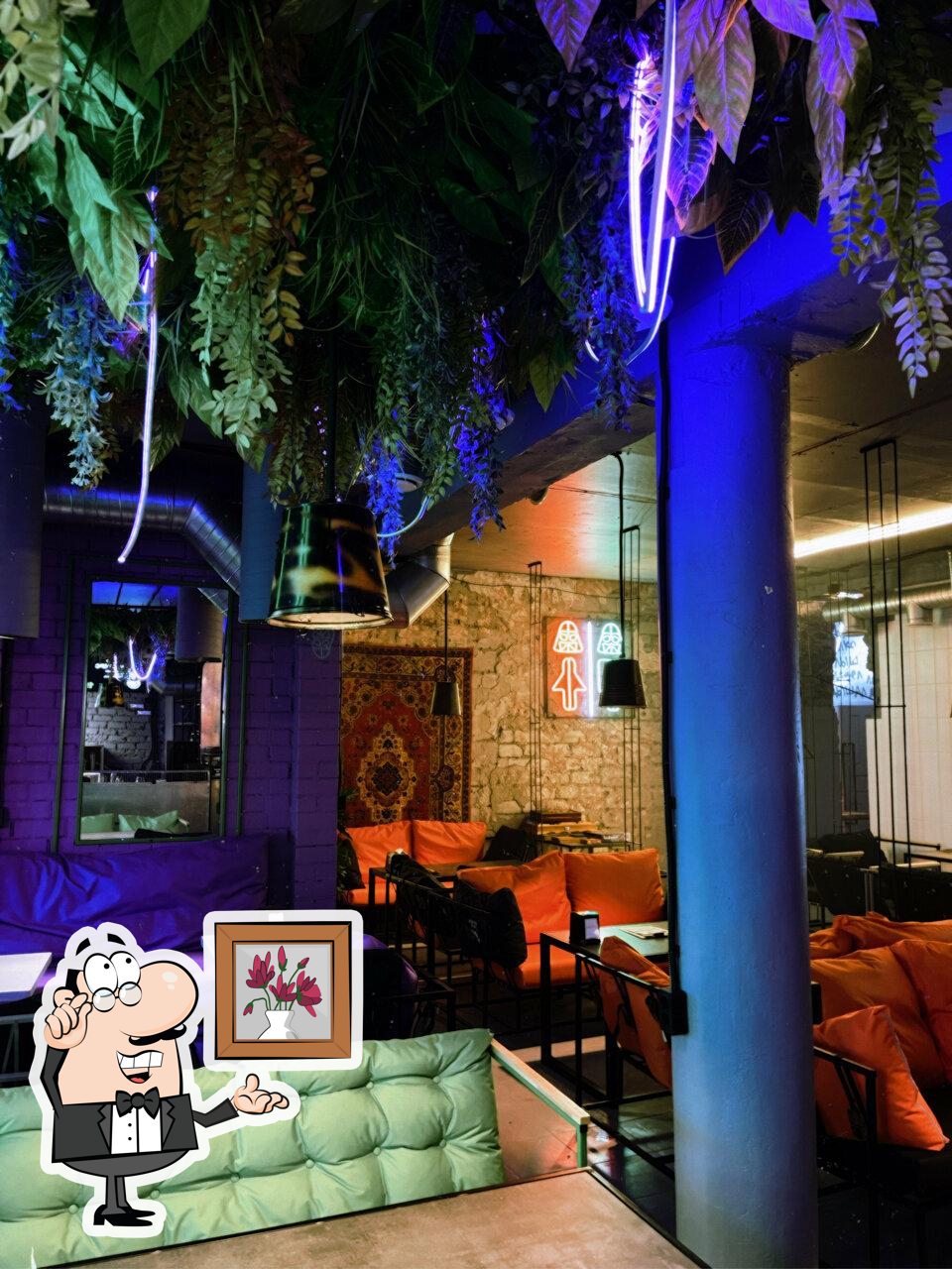 Забронируйте столик в "VhBar".