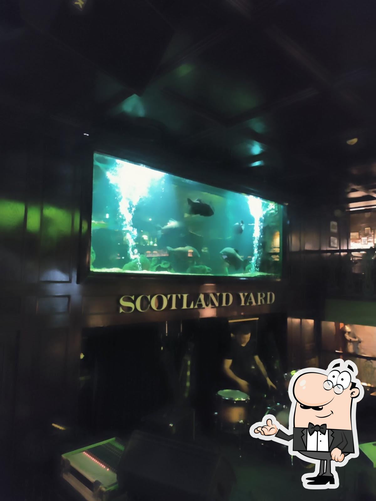 Посмотрите на внутренний интерьер "Scotland Yard Linn".