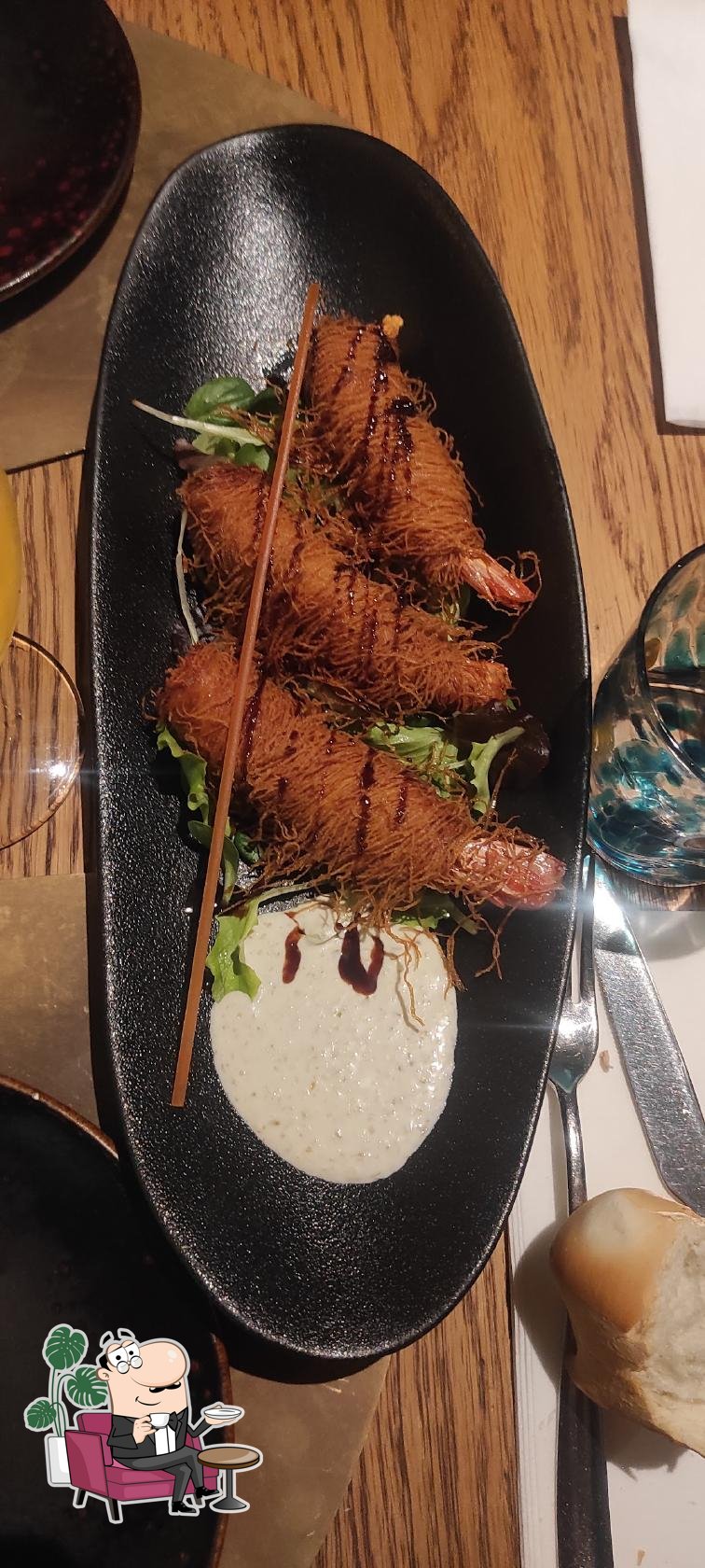 Забронируйте столик в "Ristorante Bacarandino ai Corazzieri".