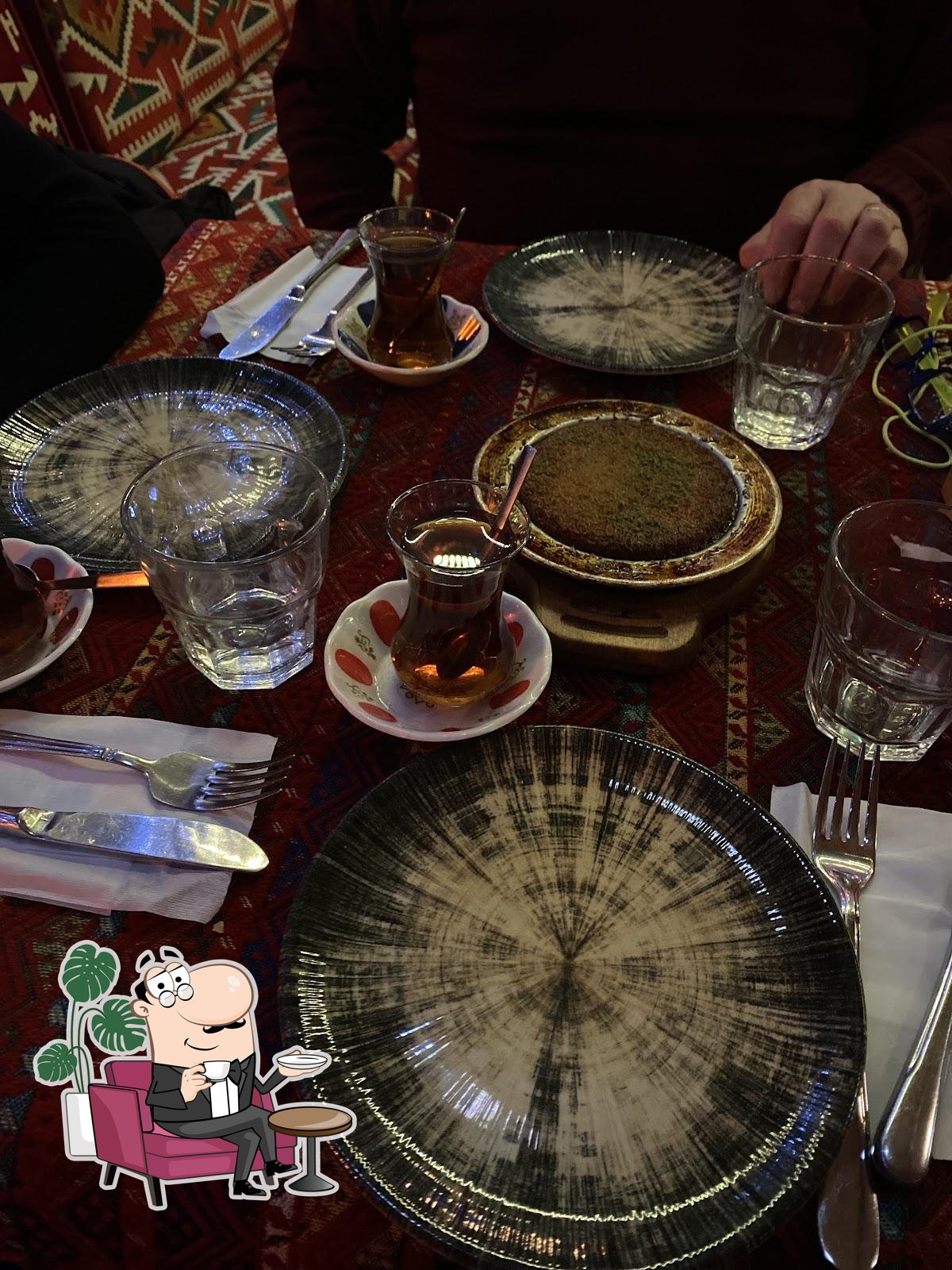 Забронируйте столик в "My Terrace Cafe & Restaurant".