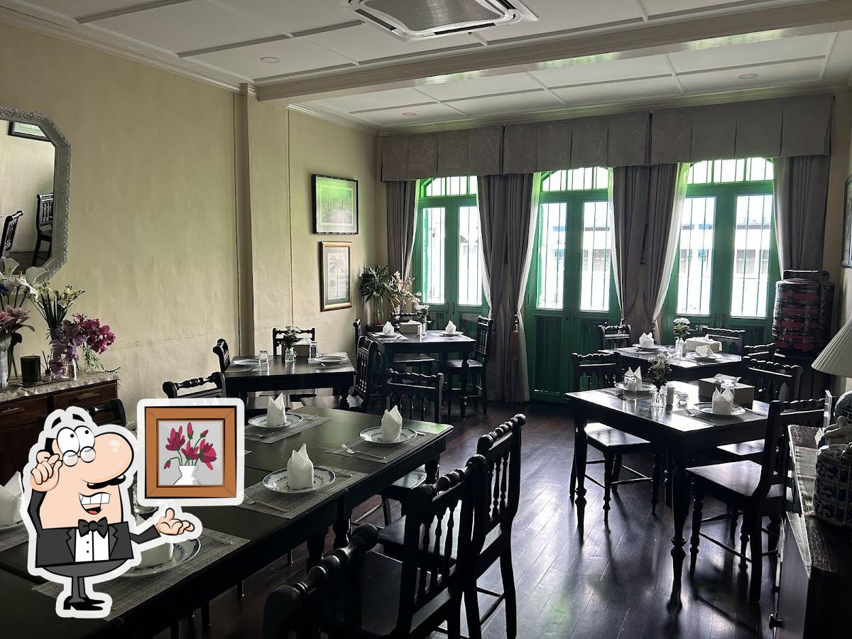 Интерьер "China Inn Garden Restaurant".