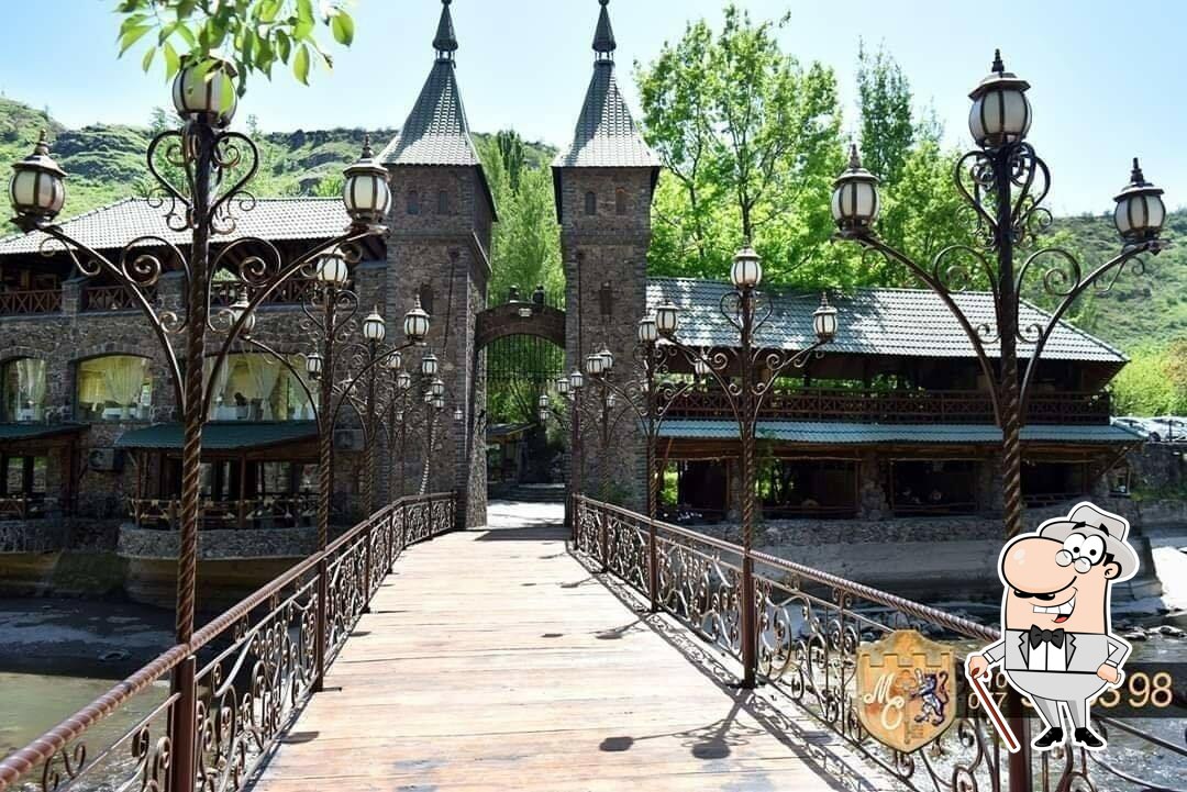 Взгляните на внешнее оформление "Монте Кристо".