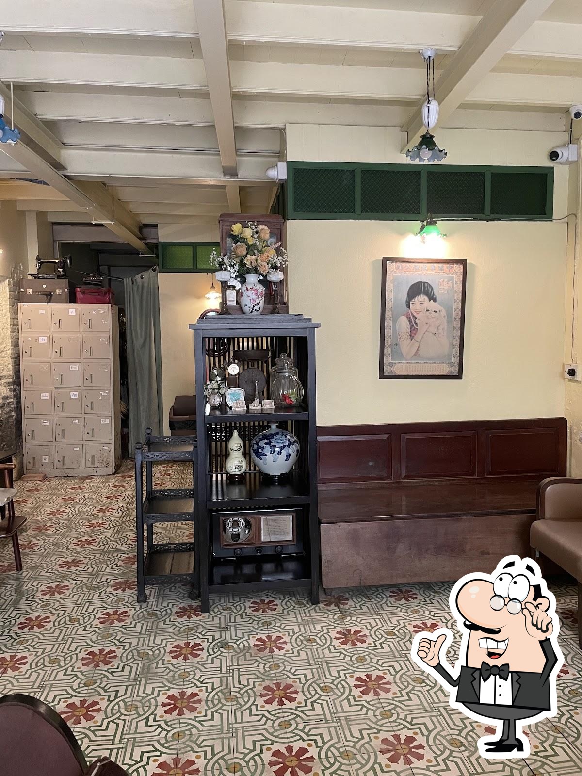 Интерьер "One Chun Cafe & Restaurant".
