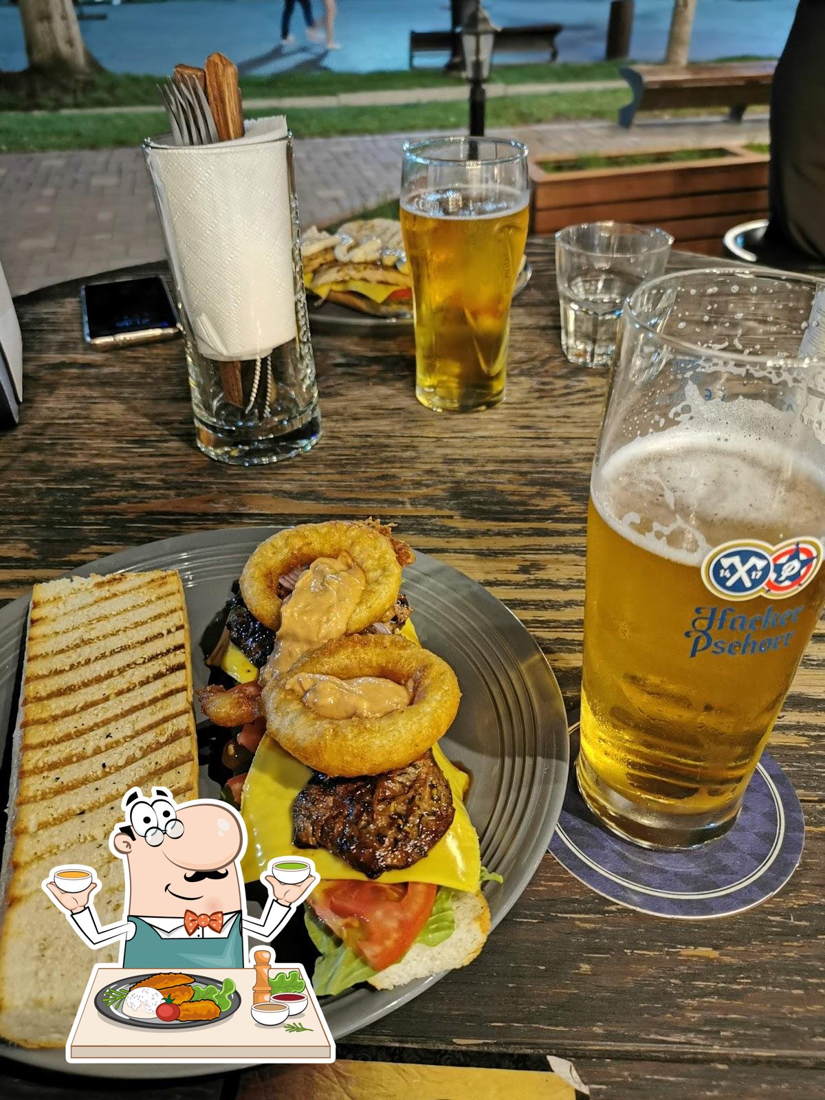 Блюда в "Harat's Pub на Панфилова"