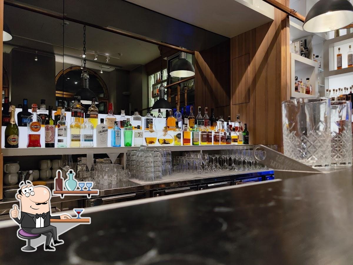 Забронируйте столик в "Restauracja ELIXIR by Dom Wódki polish restaurant Warsaw".