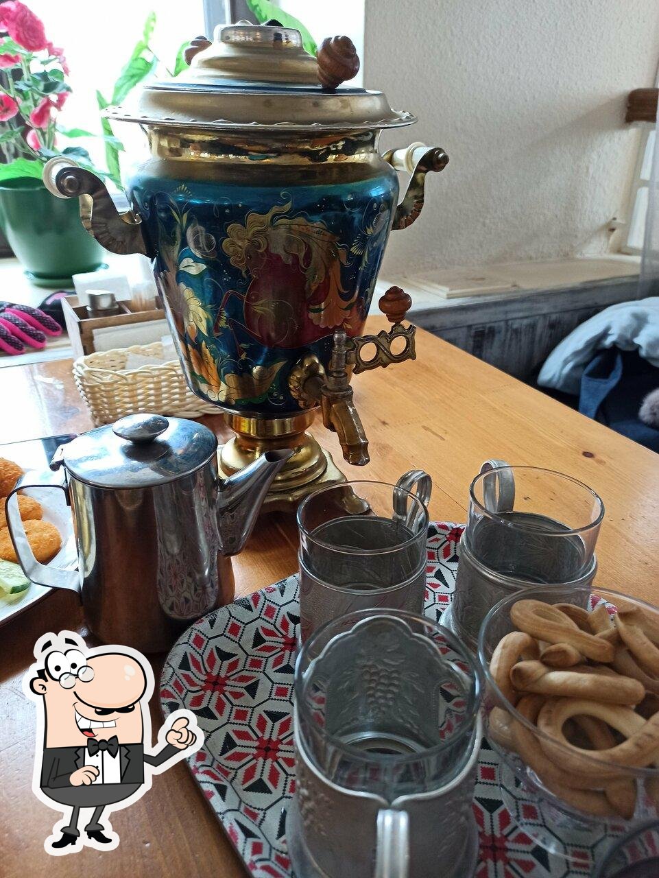 Забронируйте столик в "Самовар".