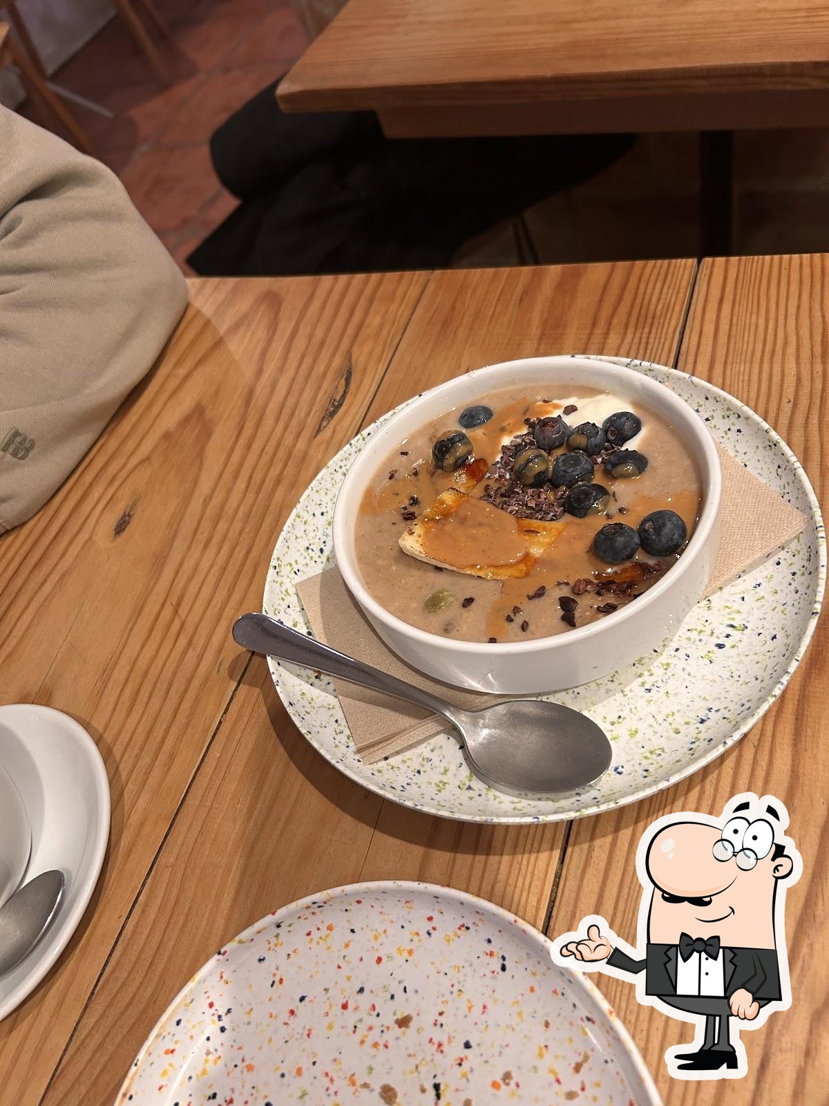 Забронируйте столик в "Bluebell Coffee Roasters".