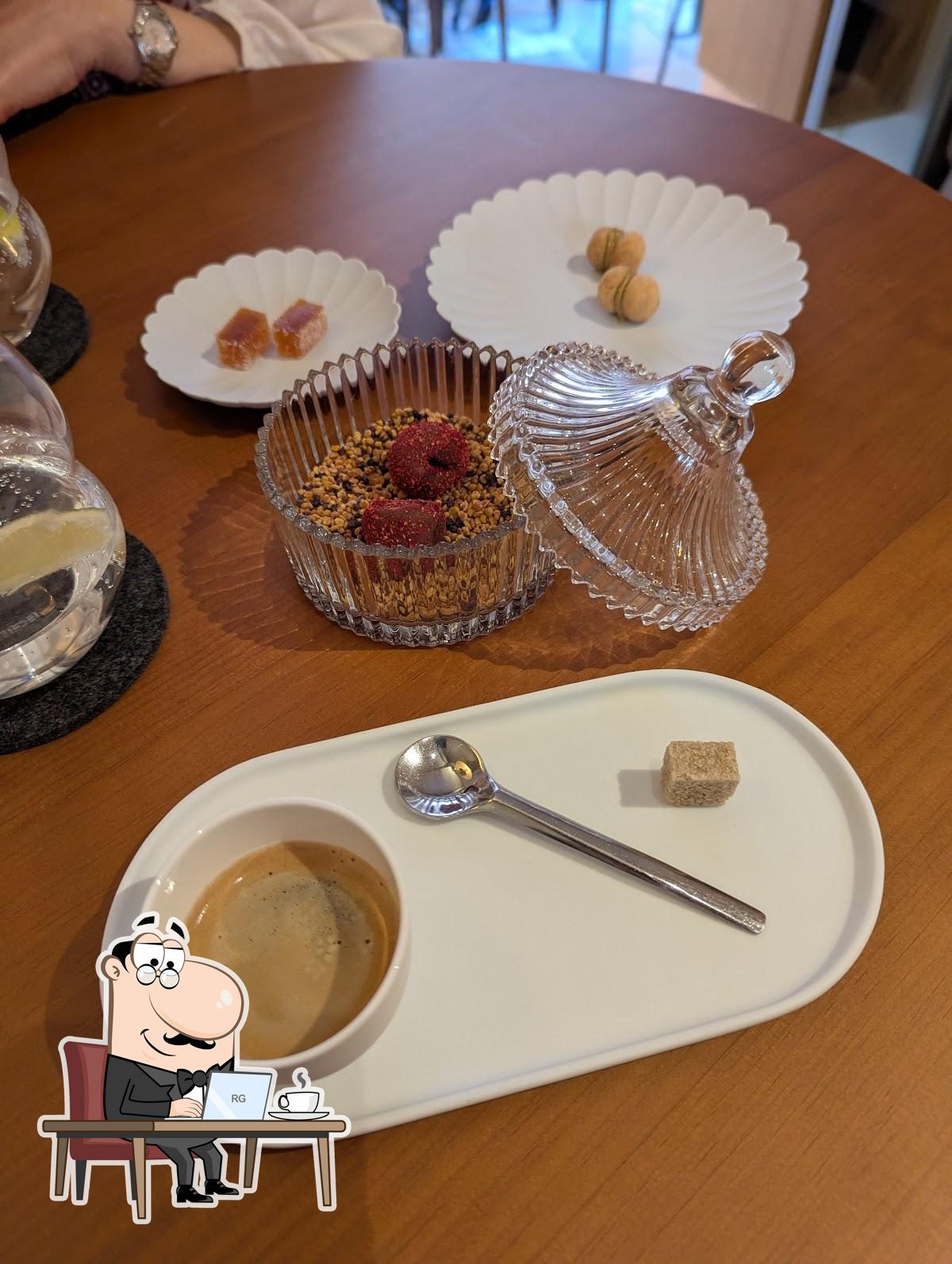 Интерьер "Blossom Restaurant".