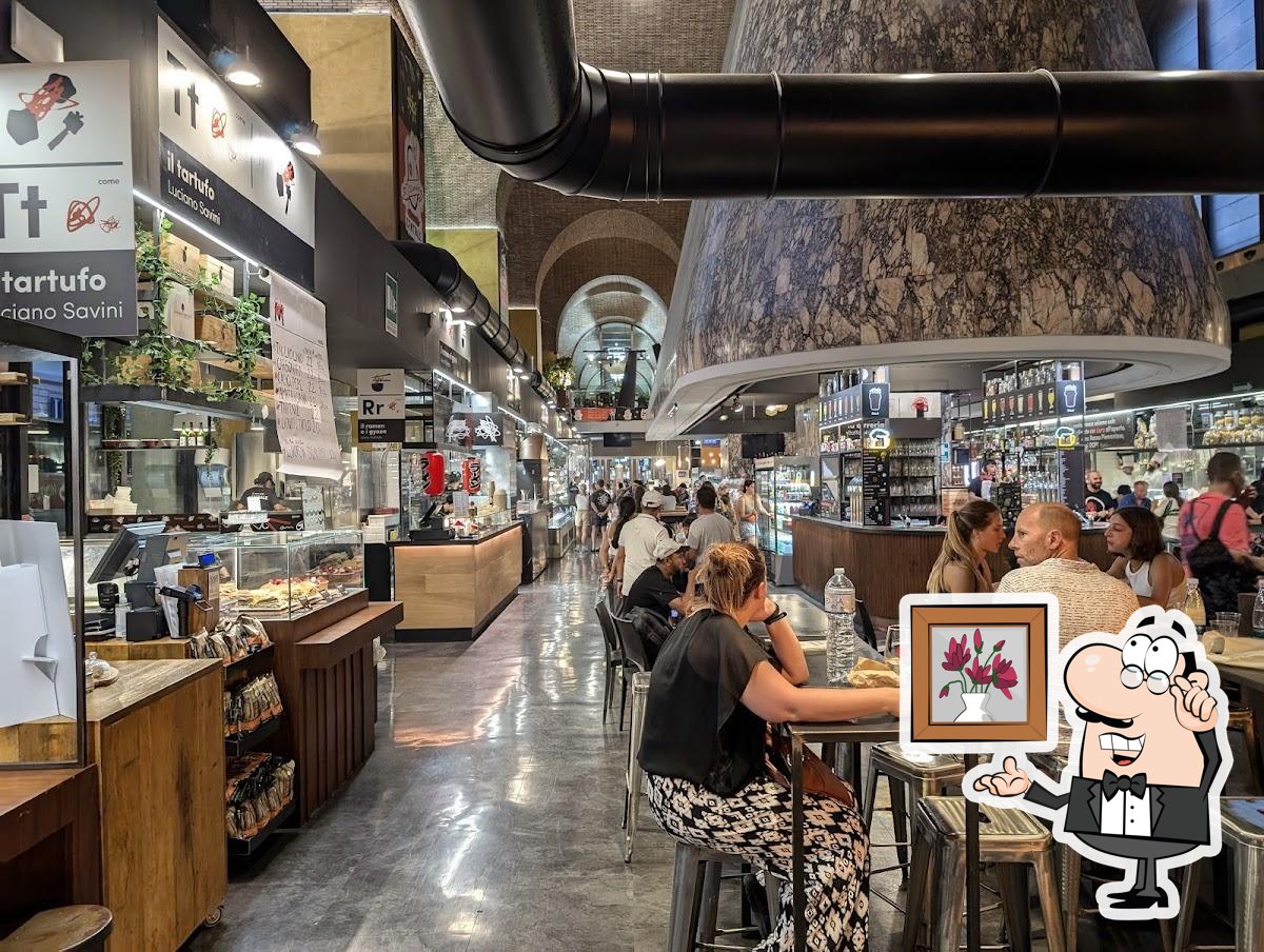 Посмотрите на внутренний интерьер "Mercato Centrale".
