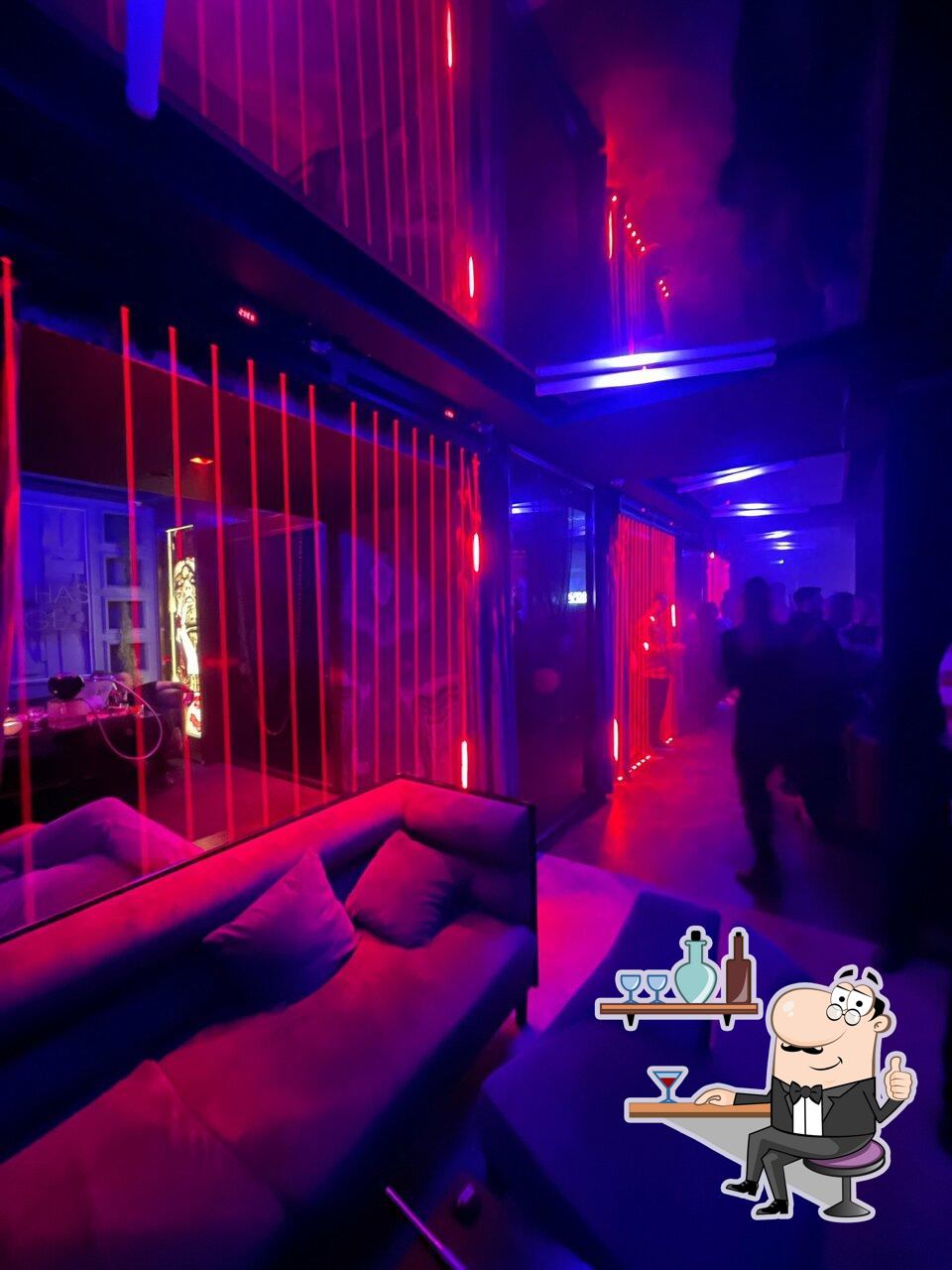 Посмотрите на внутренний интерьер "Микс Afterparty".