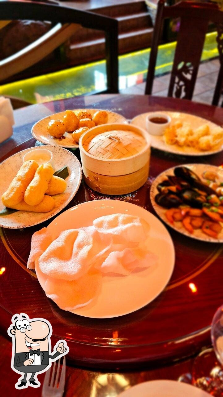 Посмотрите на внутренний интерьер "Дракон Сити".