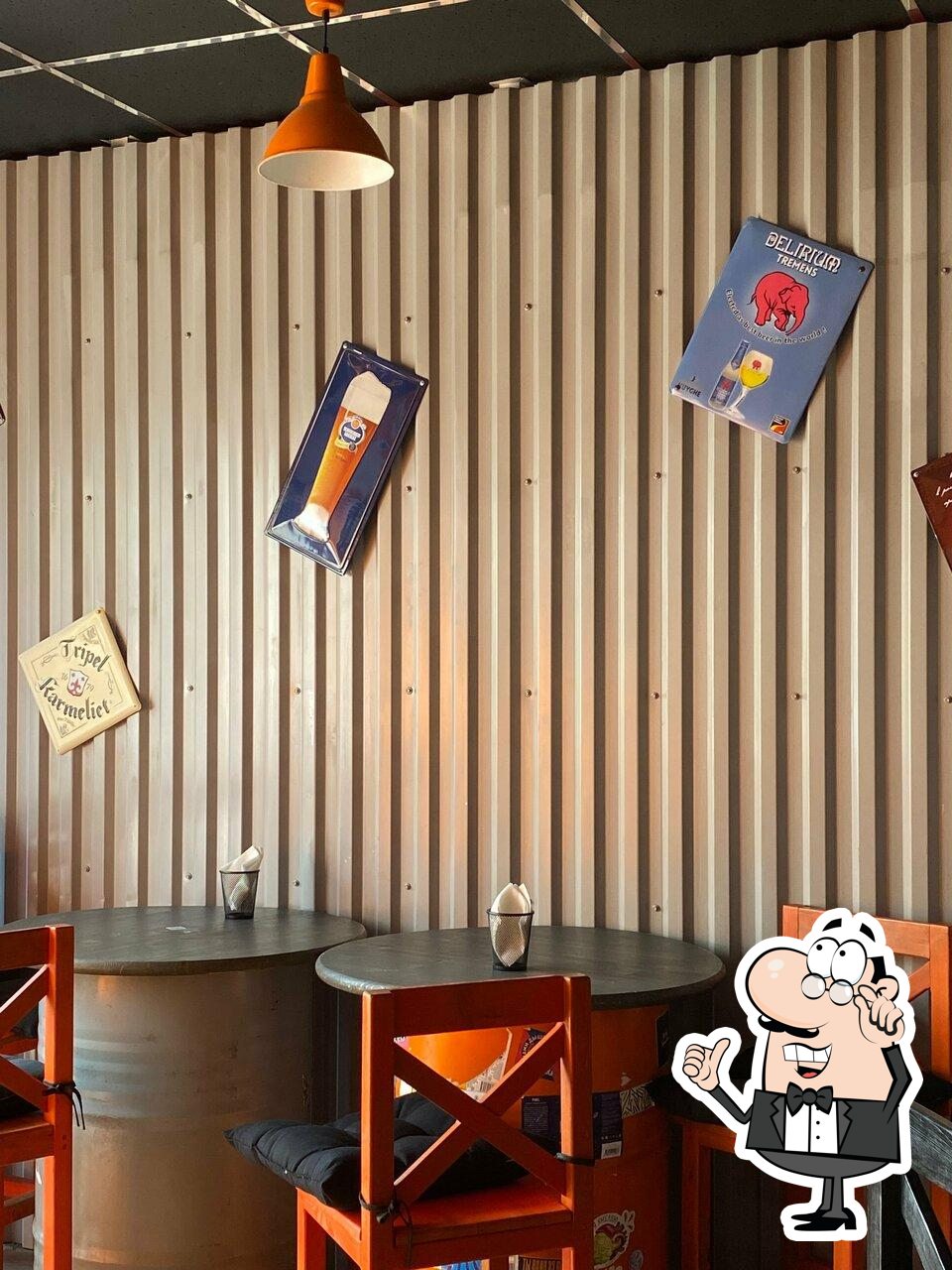 Посмотрите на внутренний интерьер "Beer & beer".