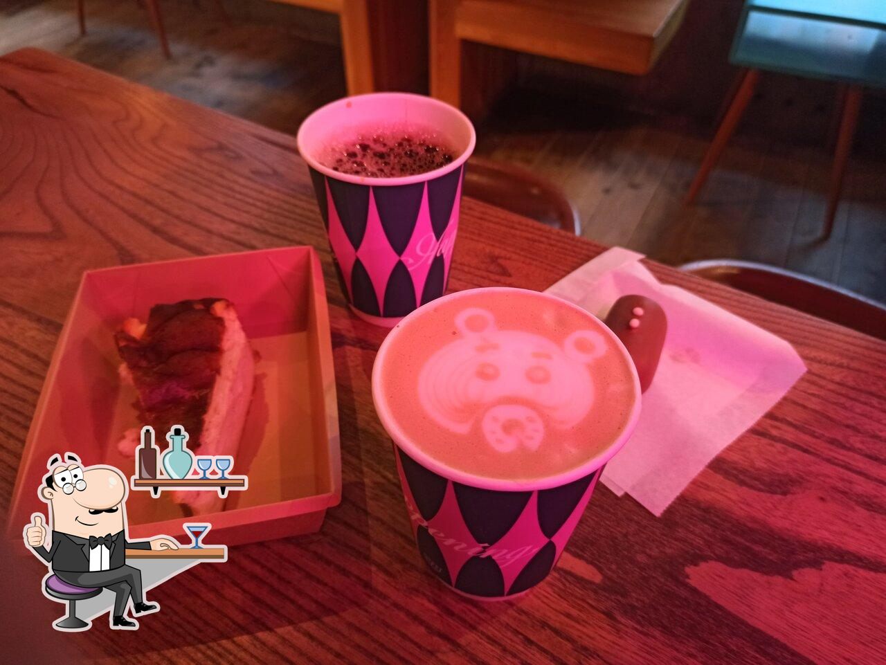 Интерьер "Surf Coffee".