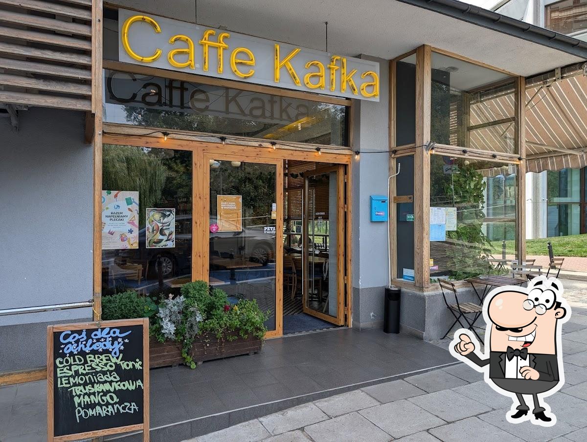 Забронируйте столик в "Cafe Kafka".