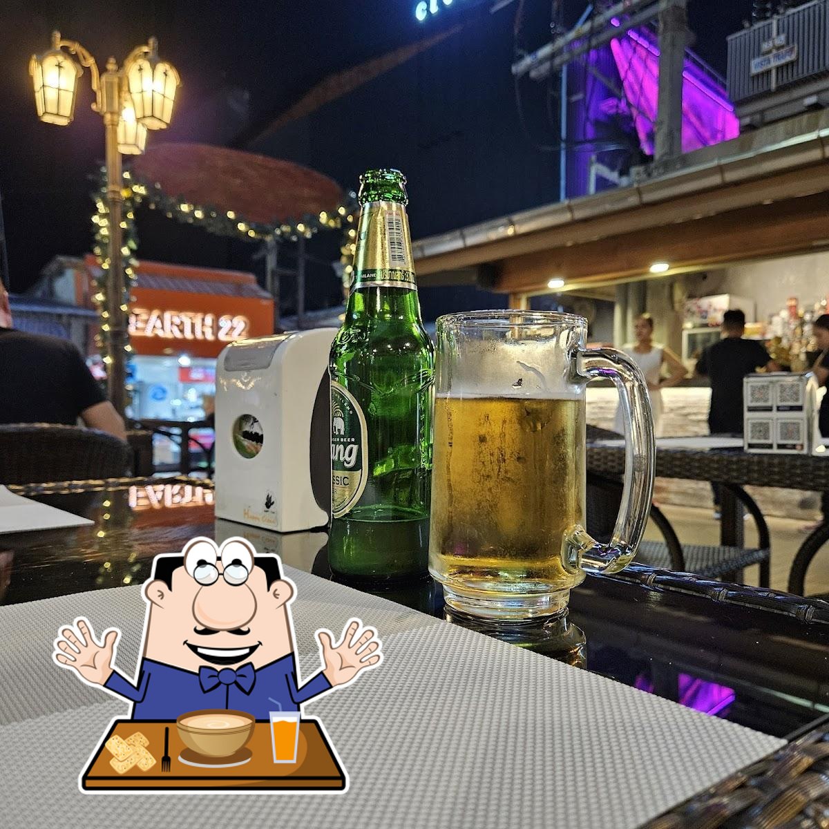 Еда в "Bistro Walking Street french european thai food"