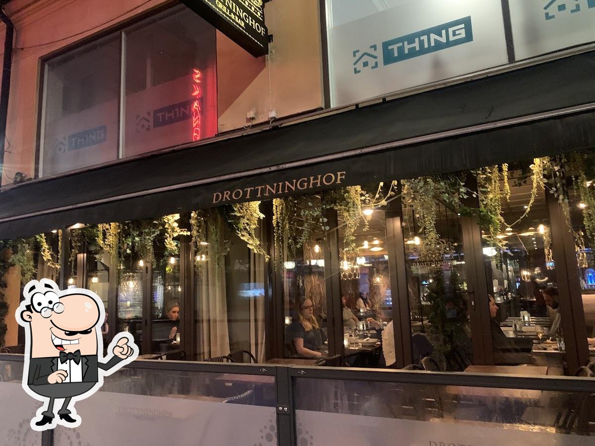 Забронируйте столик в "Drottninghof Grill & Bar".