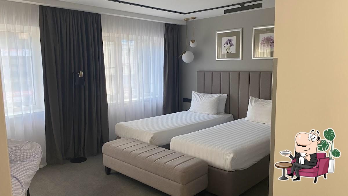 Забронируйте столик в "WHITE HILL HOTEL ("УАЙТ ХИЛЛ ОТЕЛЬ")".