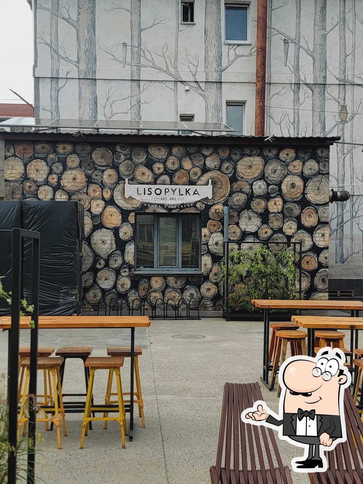 Забронируйте столик в "Lisopylka Bar".