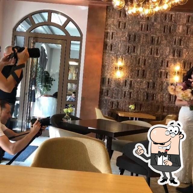 Посмотрите на внутренний интерьер "Bon Cafe (ex Sense Cafe)".