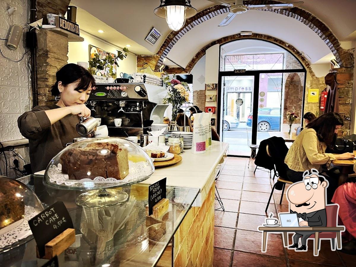 Забронируйте столик в "Bluebell Coffee Roasters".